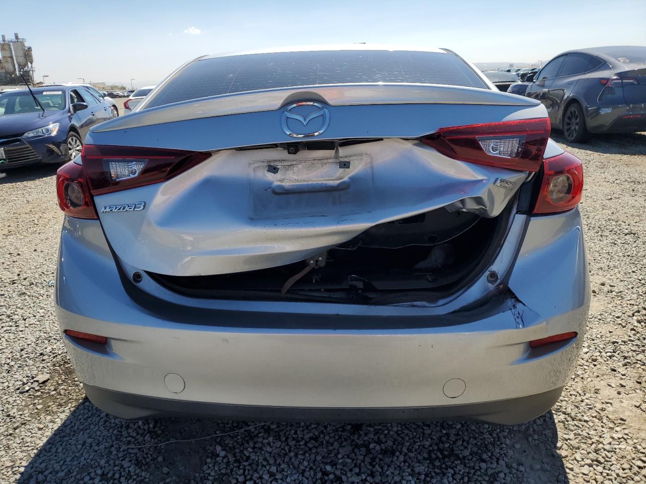 2018 Mazda 3 Touring VIN: 3MZBN1V32JM197882 Lot: 81466005