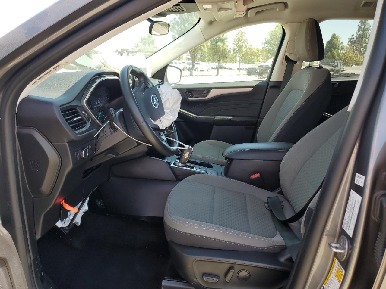 2022 Ford Escape Se VIN: 1FMCU0G69NUB63656 Lot: 71854035