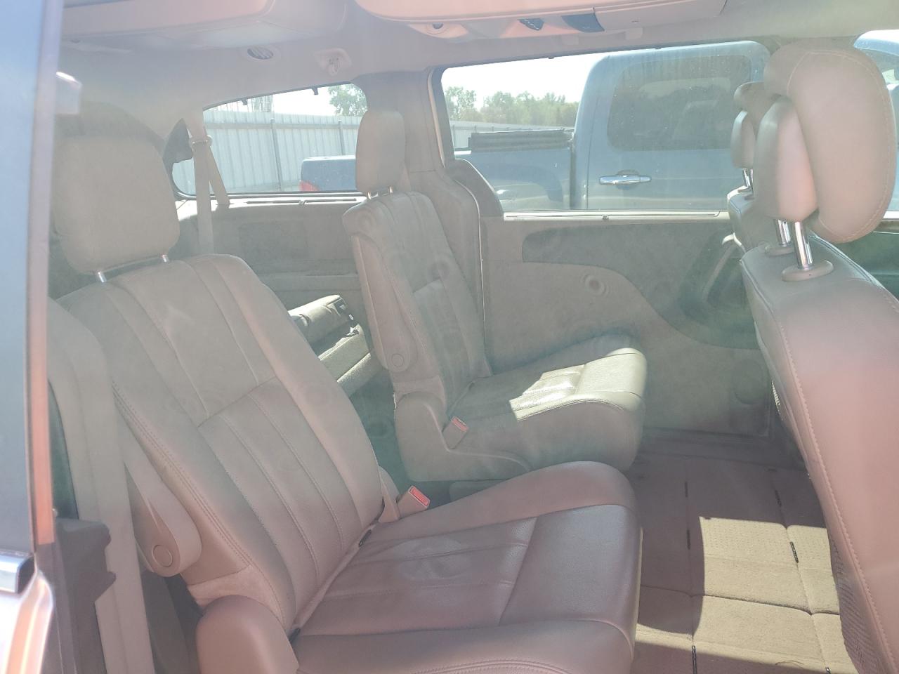 2016 Chrysler Town & Country Touring L VIN: 2C4RC1CG6GR104876 Lot: 81629785