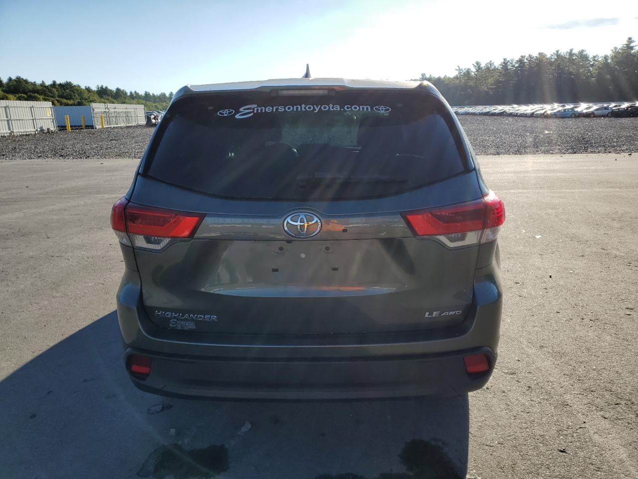 2018 Toyota Highlander Le VIN: 5TDBZRFH3JS909509 Lot: 81034225