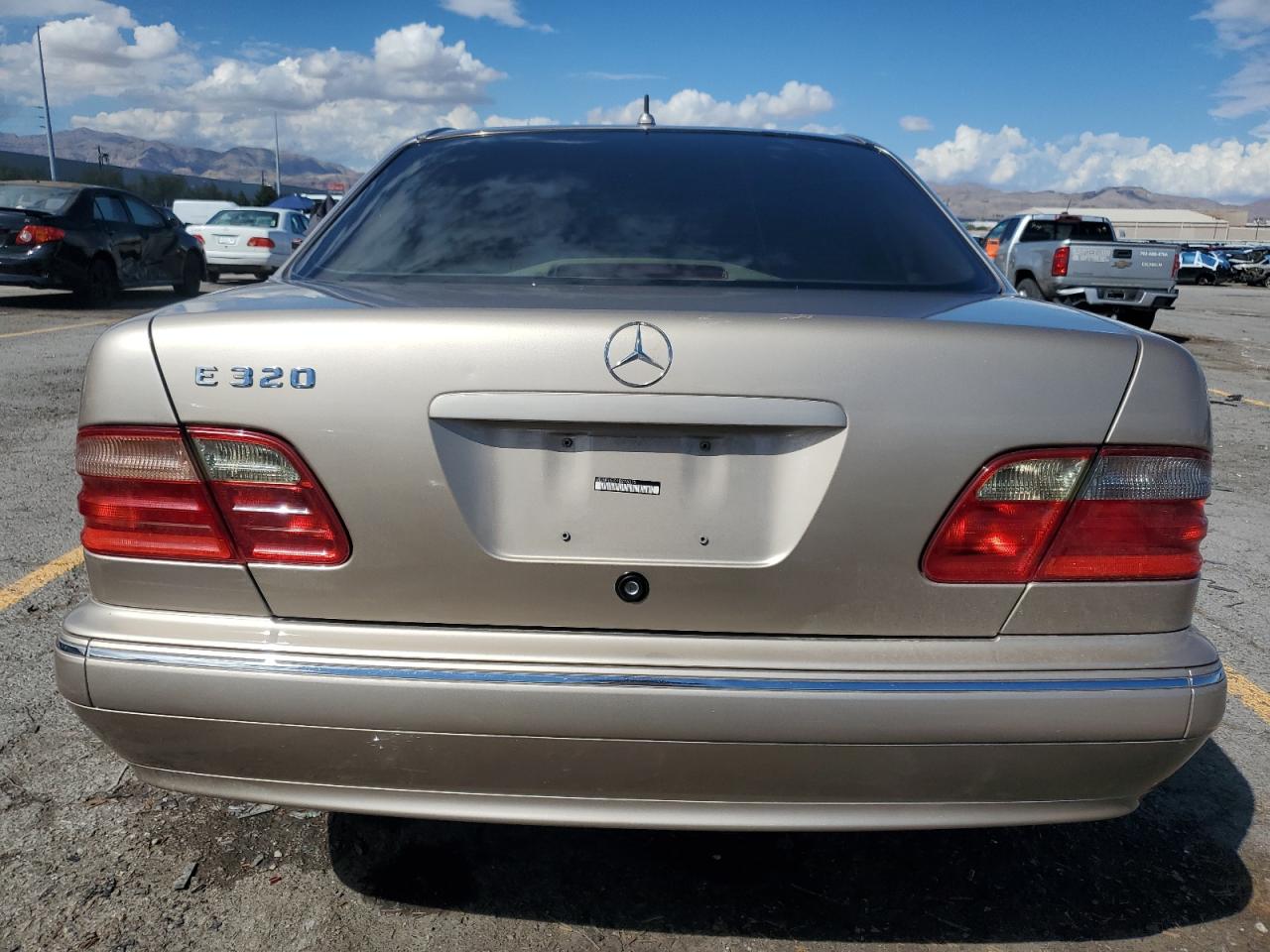 2001 Mercedes-Benz E 320 VIN: WDBJF65J01B276075 Lot: 81520945