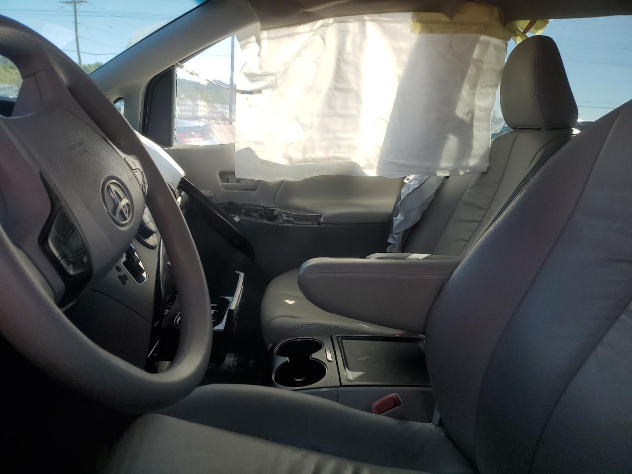 2014 Toyota Sienna Le VIN: 5TDKK3DCXES477208 Lot: 84217435