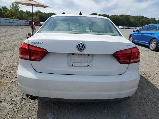  VOLKSWAGEN PASSAT 2013 Biały