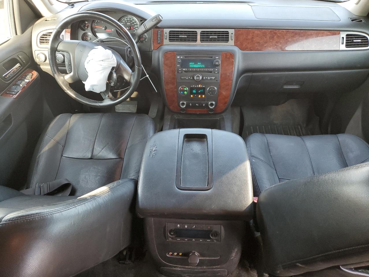 2013 Chevrolet Suburban K1500 Lt VIN: 1GNSKJE79DR108060 Lot: 71648435