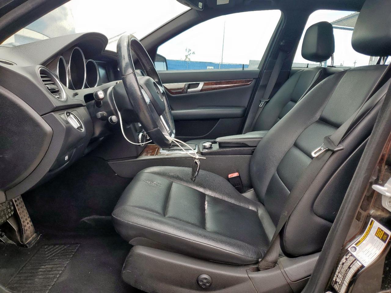 2014 Mercedes-Benz C 250 VIN: WDDGF4HB5EA957645 Lot: 84032505