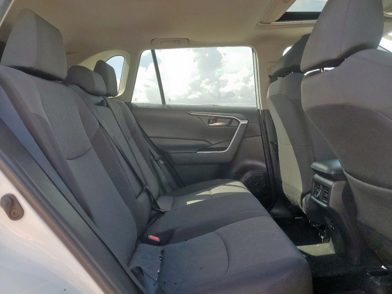 2020 Toyota Rav4 Xle VIN: 2T3W1RFV1LW085459 Lot: 82156845