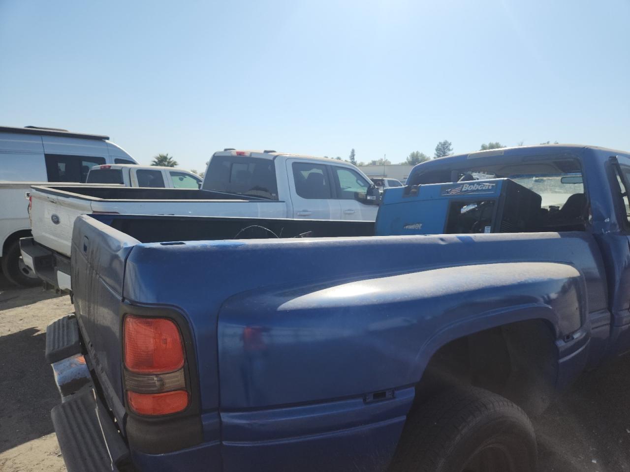 1998 Dodge Ram 3500 VIN: 1B7MC3368WJ240085 Lot: 80571965