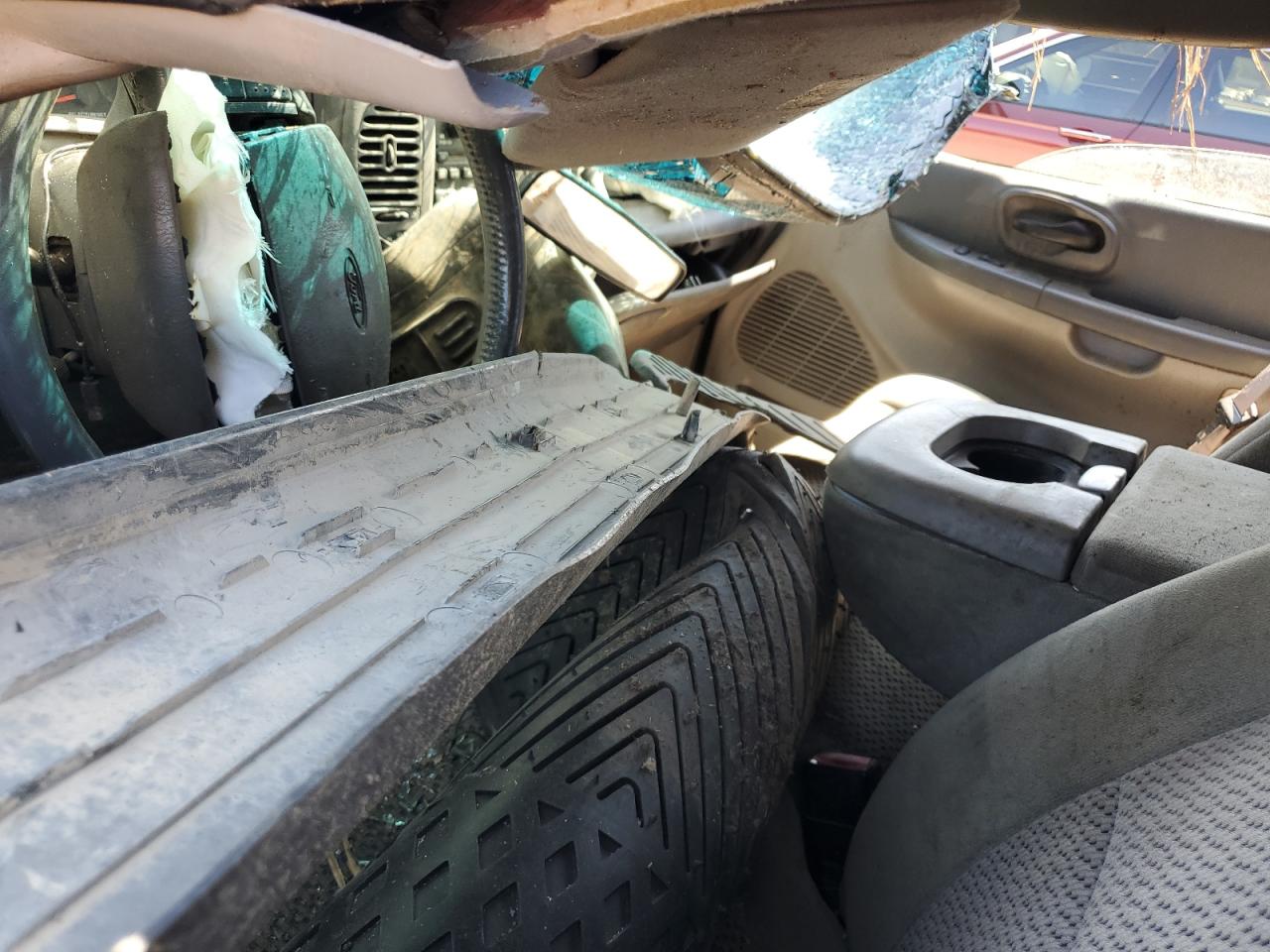 2001 Ford F150 VIN: 2FTRX18LX1CA82708 Lot: 84410145