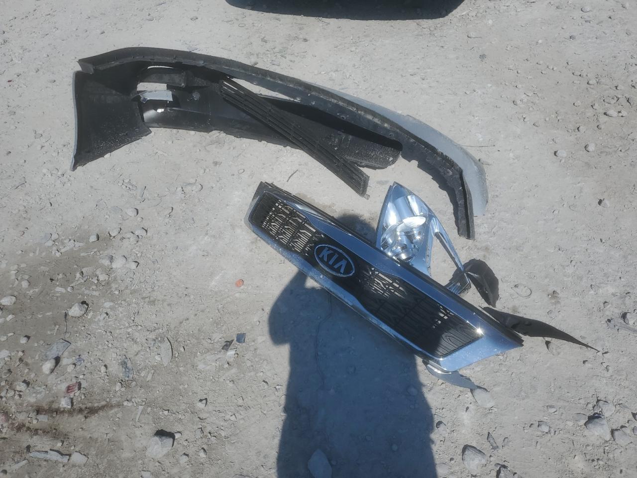 2012 Kia Sedona Lx VIN: KNDMG4C75C6432551 Lot: 81276965