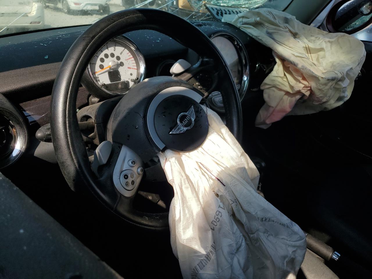 2008 Mini Cooper VIN: WMWMF33568TT59742 Lot: 81073105