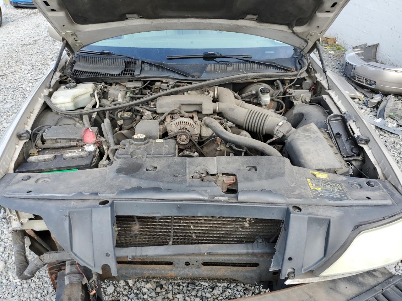 2003 Lincoln Town Car Executive VIN: 1LNHM81W63Y681498 Lot: 83859535