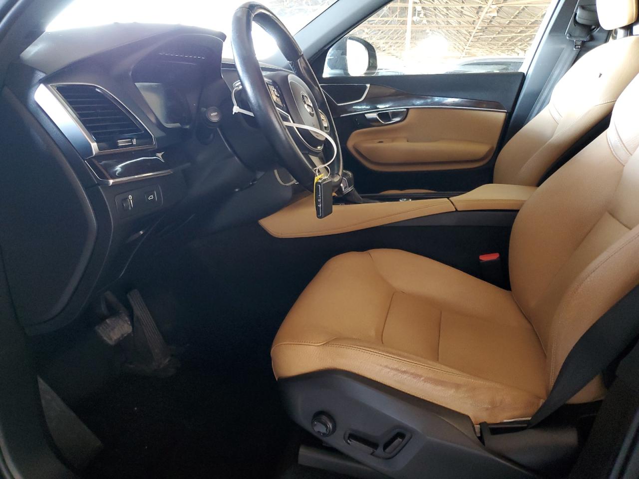 2016 Volvo Xc90 T6 VIN: YV4A22PKXG1046616 Lot: 84430245