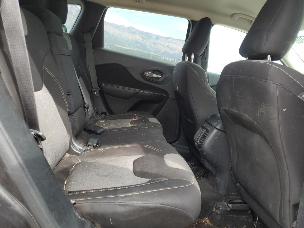 2014 Jeep Cherokee Latitude VIN: 1C4PJMCS5EW286335 Lot: 70748705