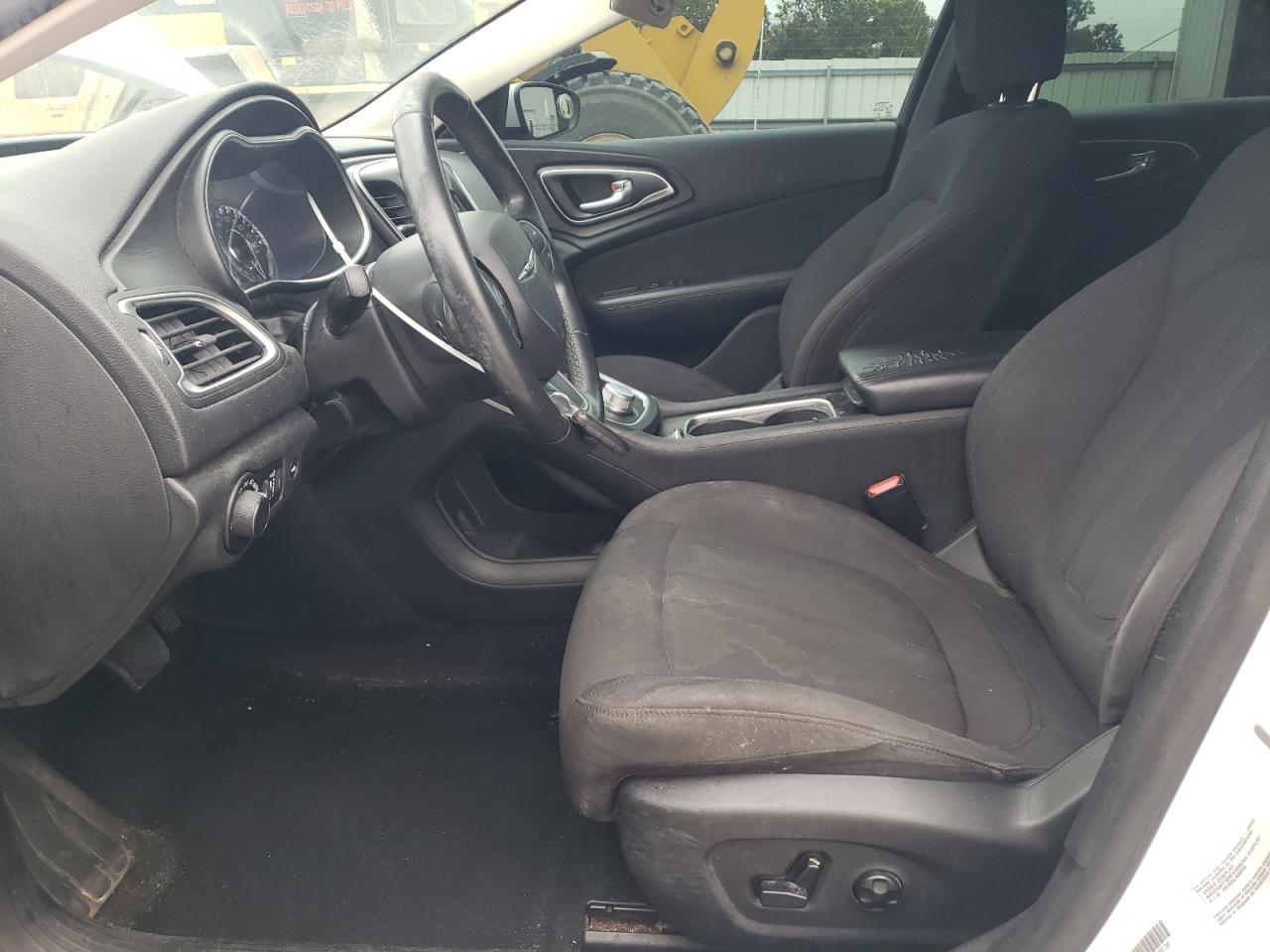 2015 Chrysler 200 Limited VIN: 1C3CCCAB6FN640025 Lot: 81560225