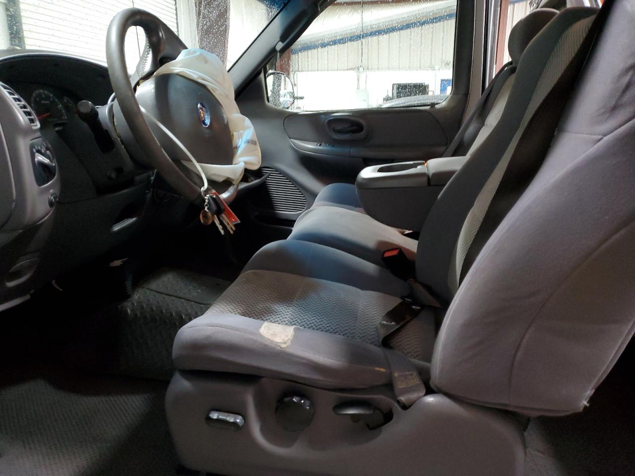 2002 Ford F150 VIN: 2FTRX18L92CA91661 Lot: 82144845