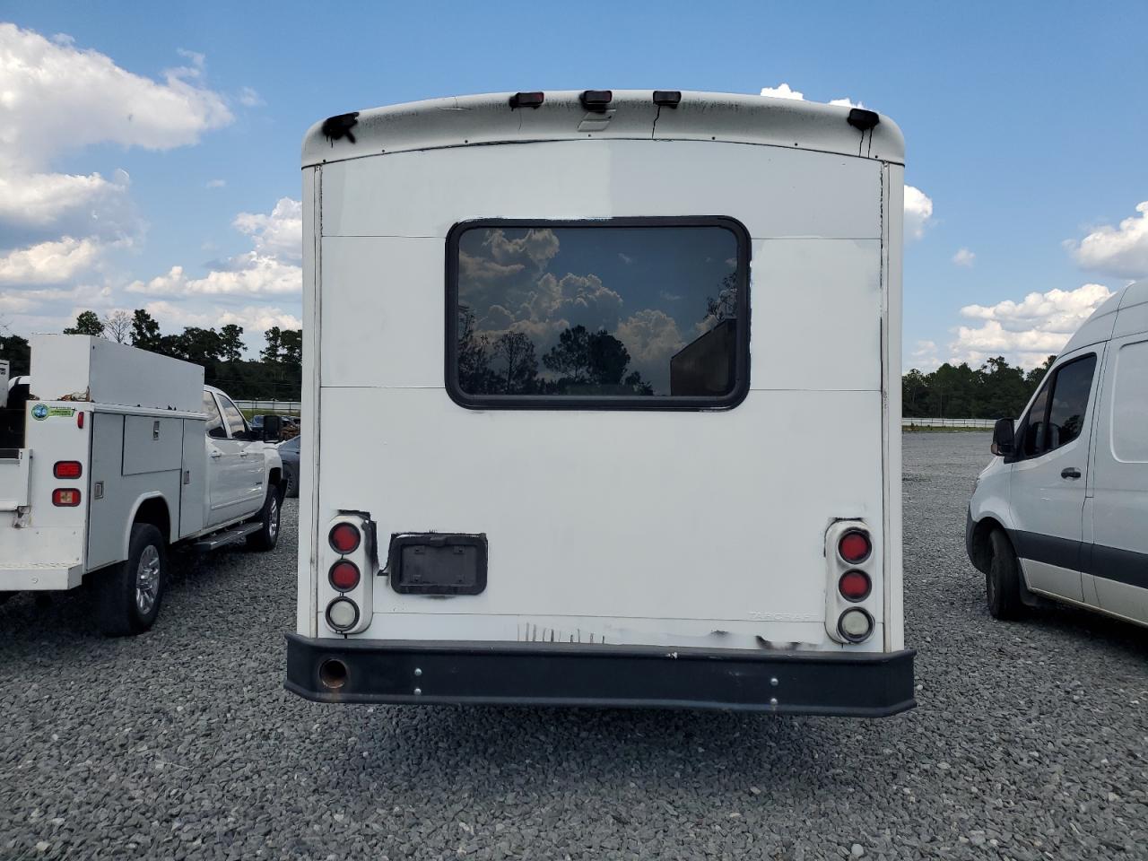 2006 Ford Econoline E350 Super Duty Cutaway Van VIN: 1FDWE35S36DB26812 Lot: 71714705