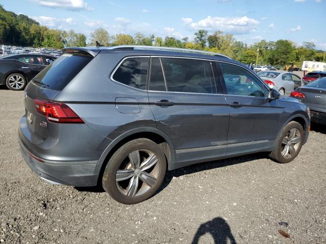  VOLKSWAGEN TIGUAN 2018 Серый