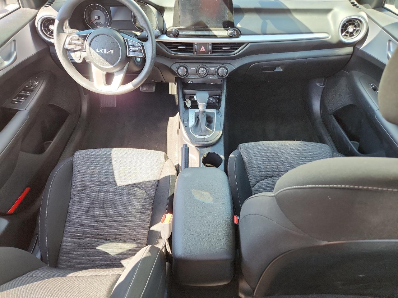 2024 Kia Forte Lx VIN: 3KPF24AD1RE827586 Lot: 84038705