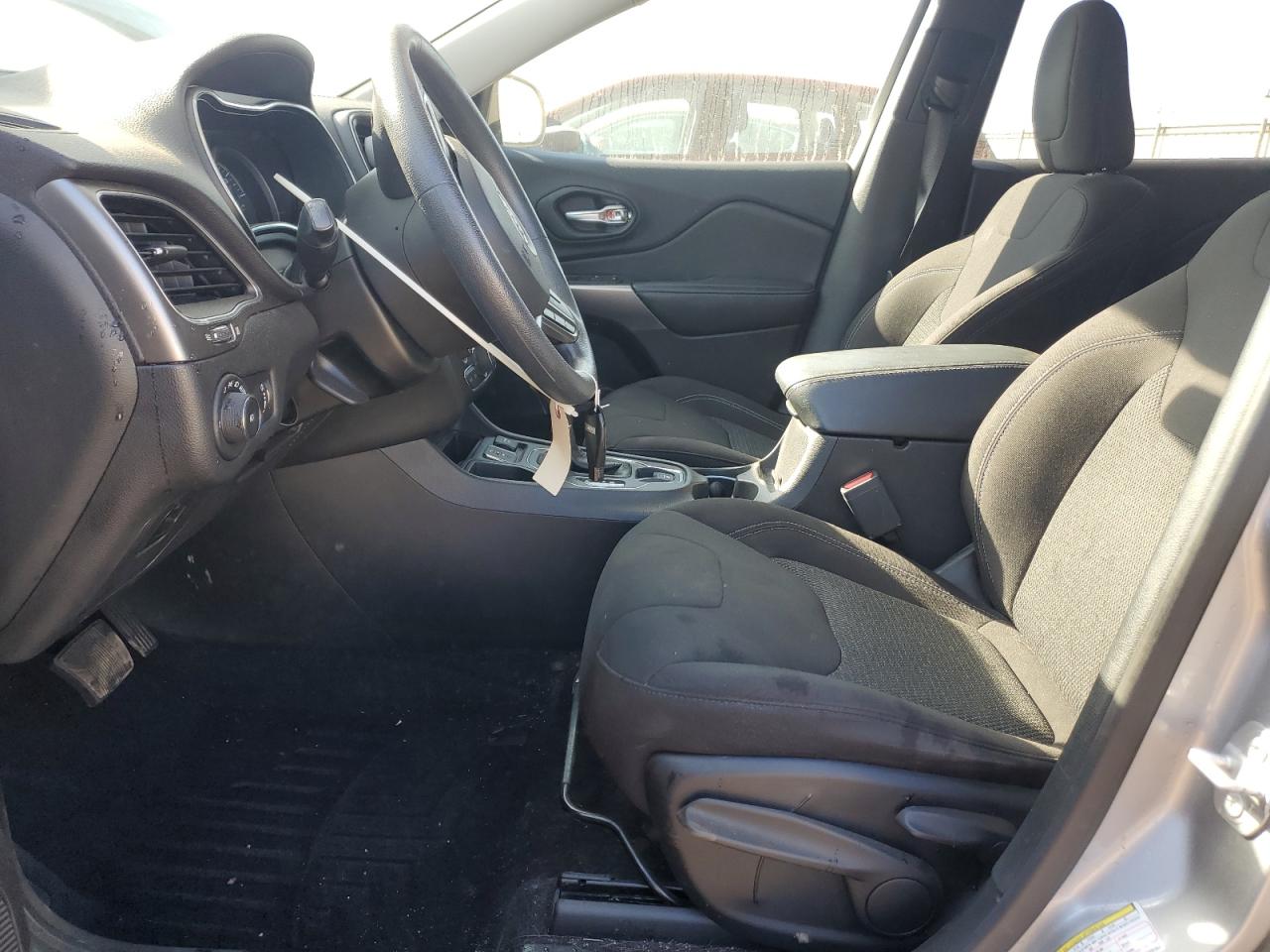 2019 Jeep Cherokee Latitude VIN: 1C4PJLCB5KD178153 Lot: 81865295