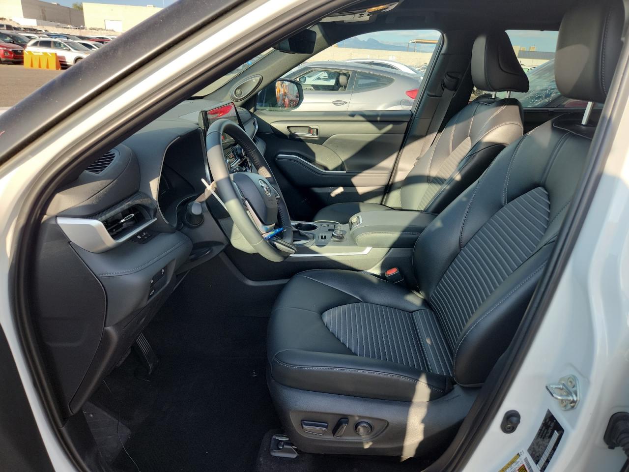 2025 Toyota Highlander Le VIN: 5TDKDRBH3SS586519 Lot: 84416295