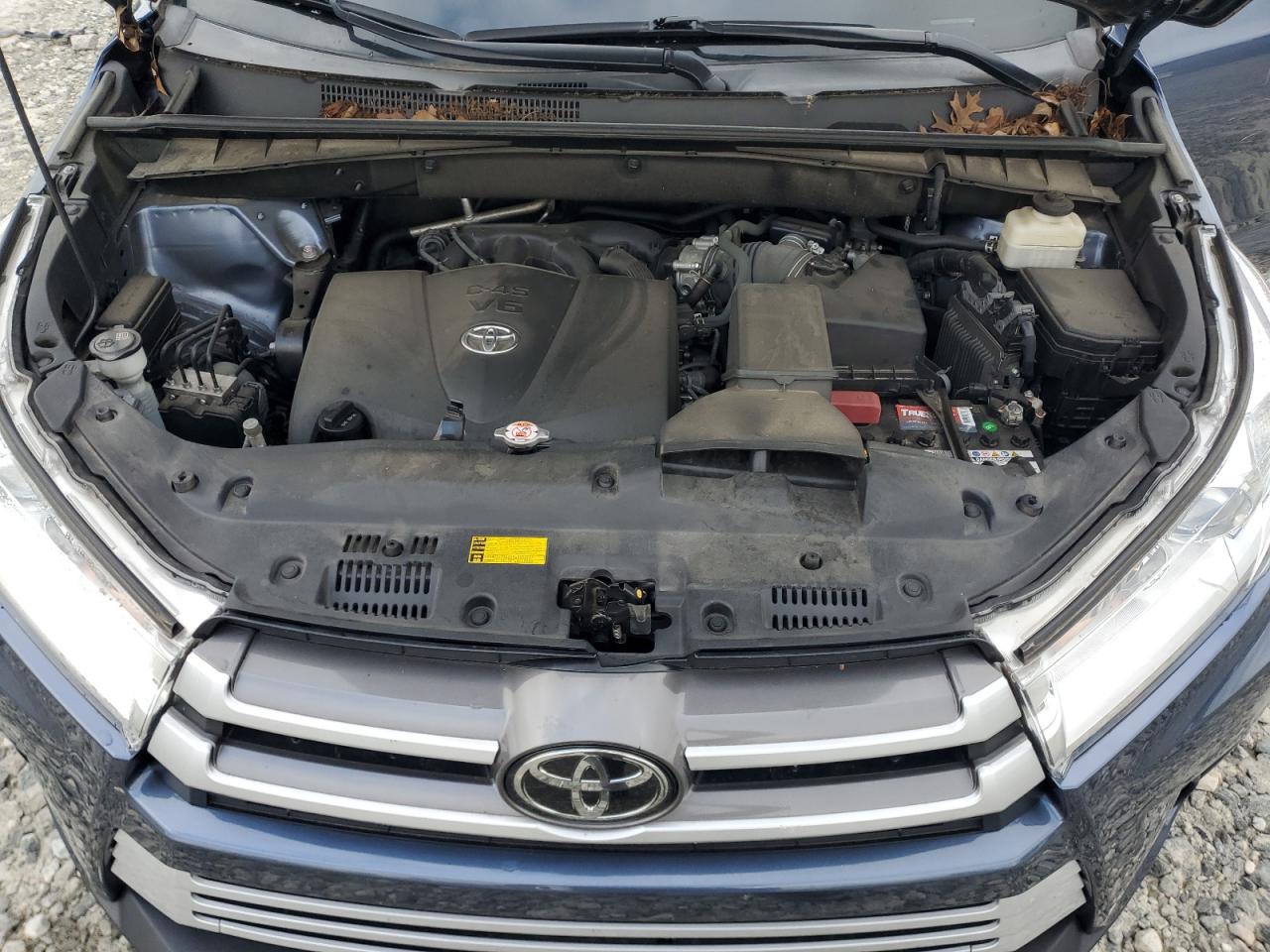2018 Toyota Highlander Se VIN: 5TDKZRFH4JS239761 Lot: 81694595