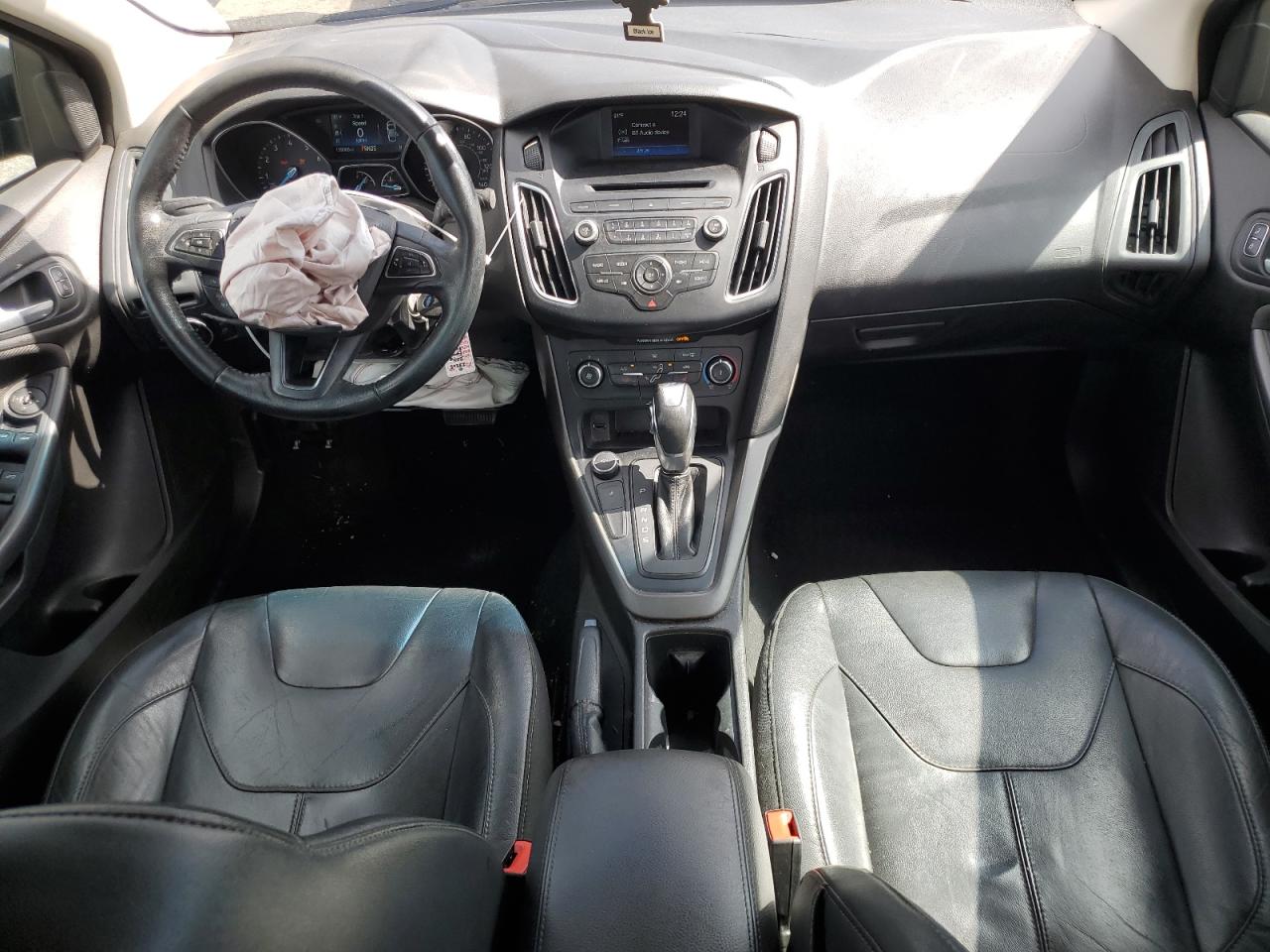 2016 Ford Focus Se VIN: 1FADP3F21GL323558 Lot: 84638085