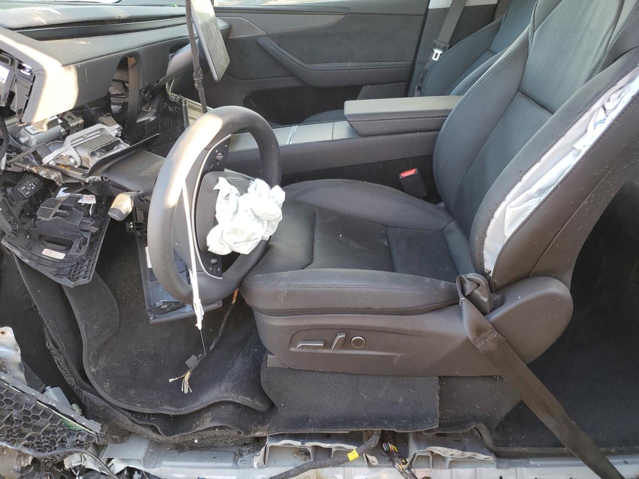 2026 Tesla Model Y VIN: 7SAYGDEE9TF336121 Lot: 81856365