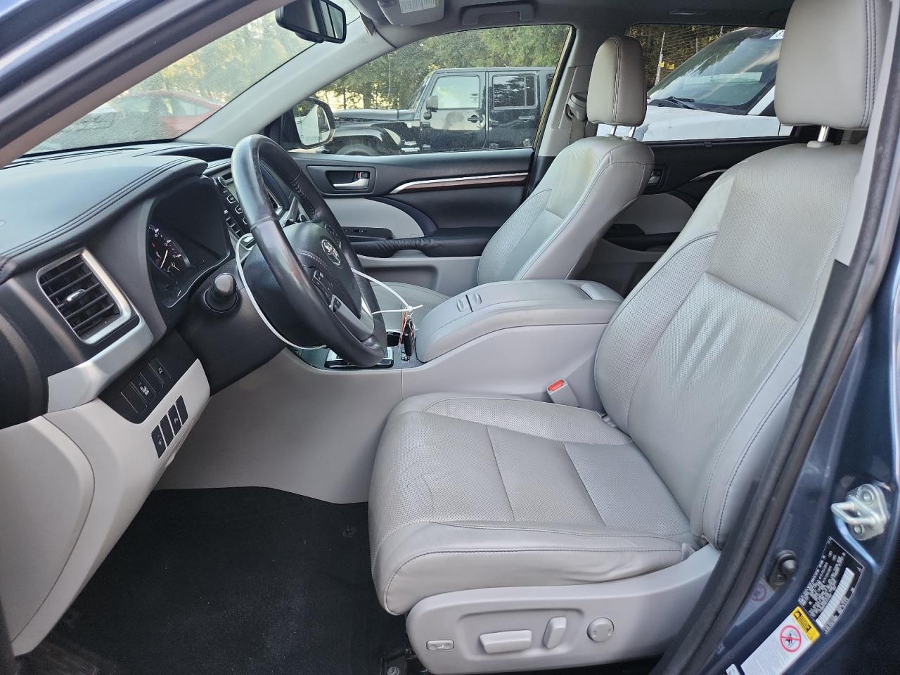 2015 Toyota Highlander Limited VIN: 5TDDKRFH3FS111497 Lot: 82026655