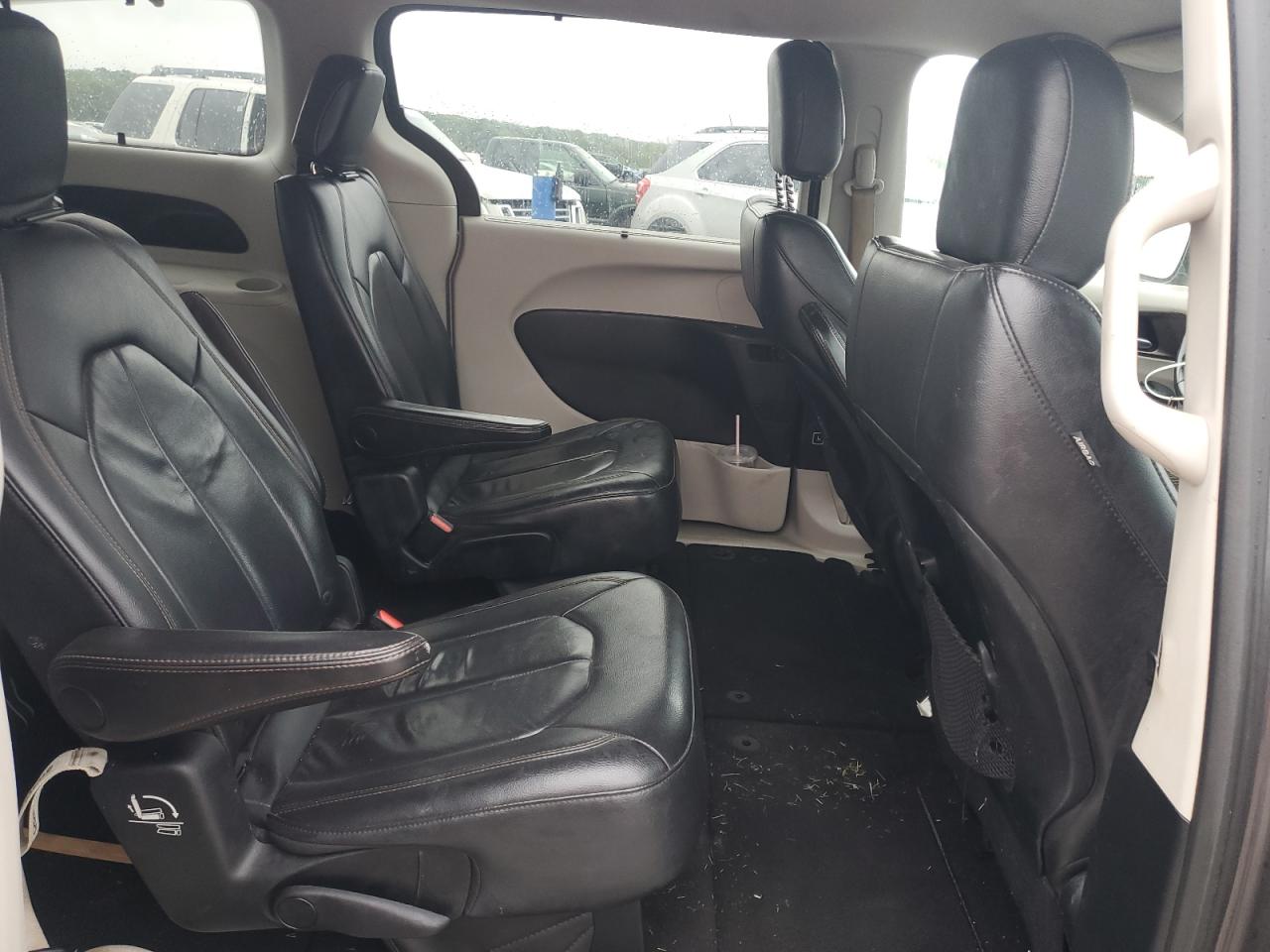 2017 Chrysler Pacifica Touring L VIN: 2C4RC1BG0HR854678 Lot: 81650435