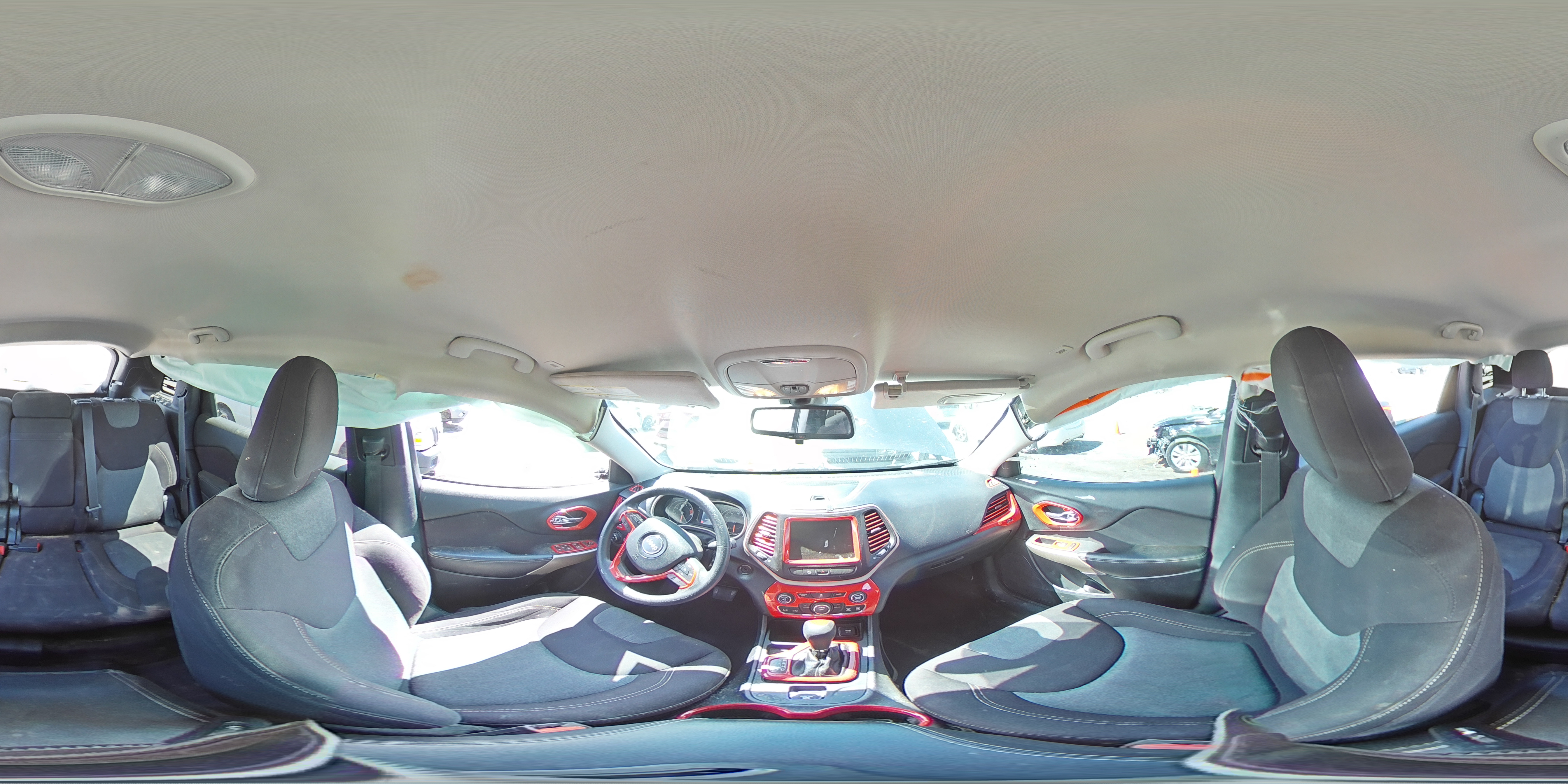 2018 Jeep Cherokee Latitude VIN: 1C4PJLCBXJD589000 Lot: 71270375