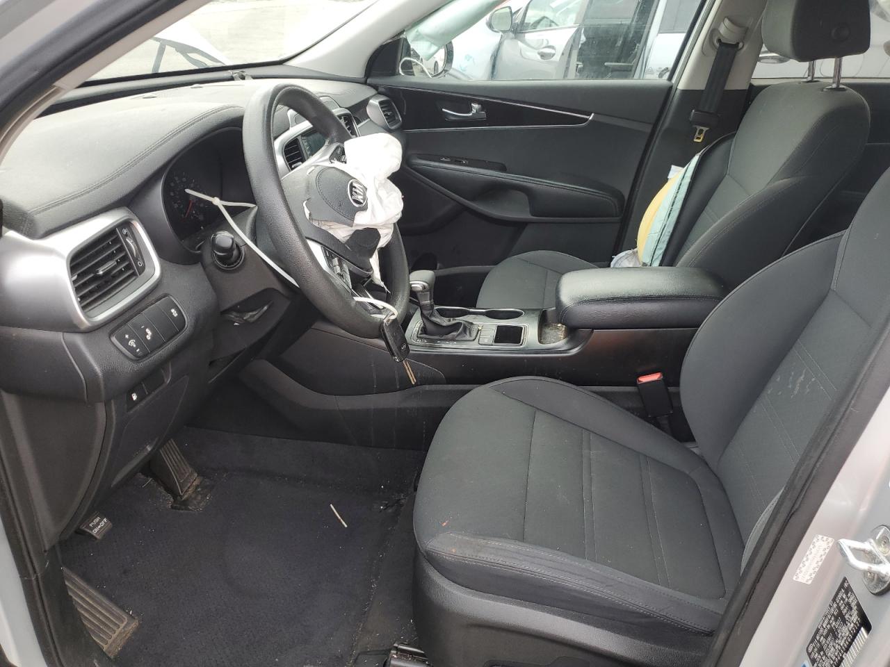 2019 Kia Sorento Lx VIN: 5XYPG4A59KG572127 Lot: 83849565