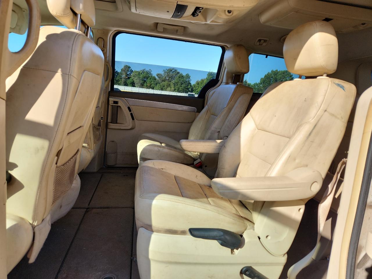 2010 Volkswagen Routan Sel VIN: 2V4RW6DX5AR280155 Lot: 84165855