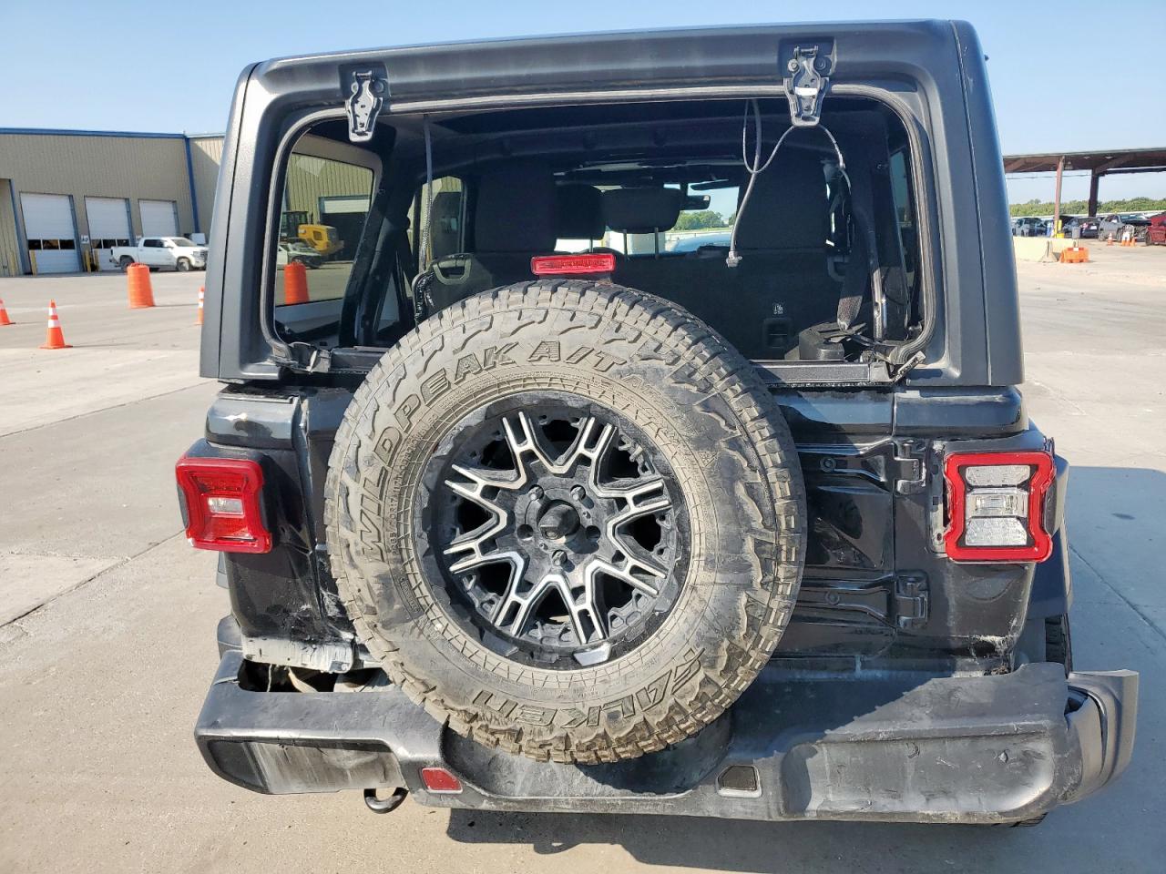 2018 Jeep Wrangler Unlimited Sahara VIN: 1C4HJXEGXJW203460 Lot: 71884885