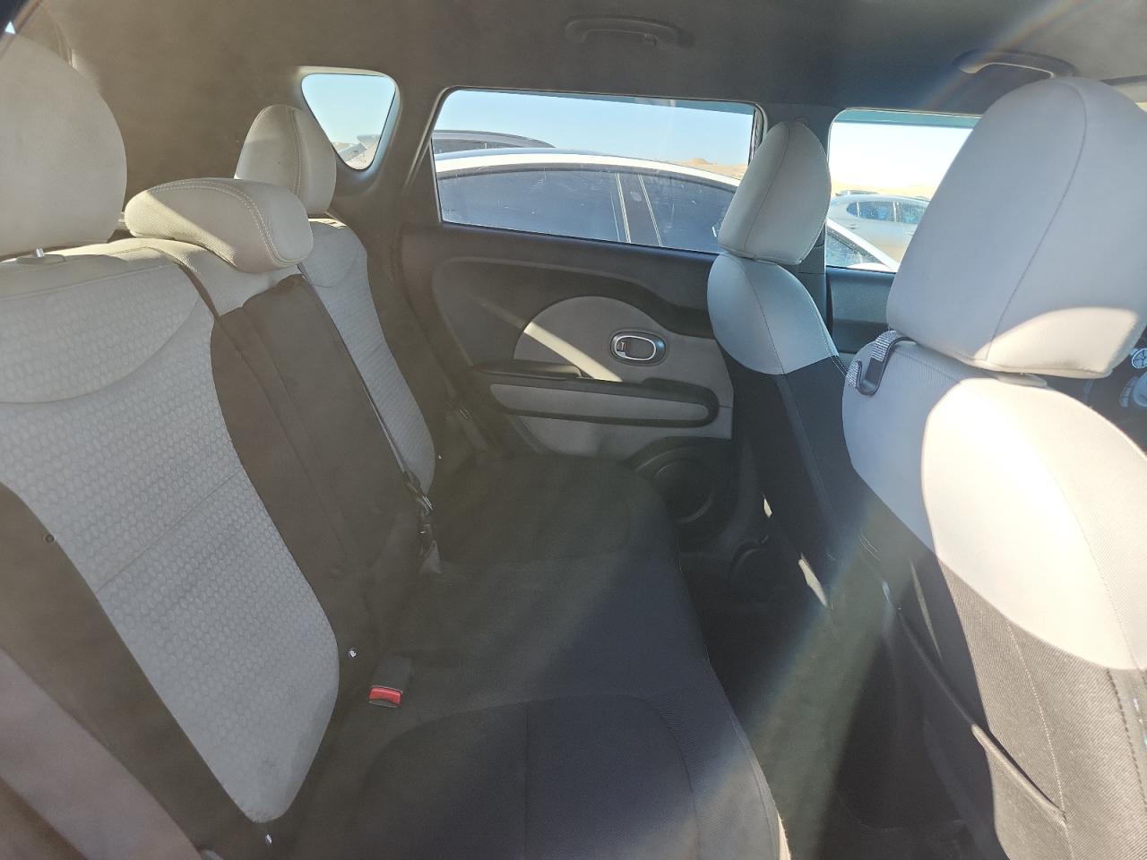 2016 Kia Soul + VIN: KNDJP3A50G7327060 Lot: 81664895