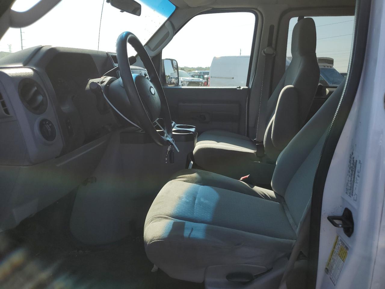 2011 Ford Econoline E350 Super Duty Wagon VIN: 1FBNE3BL0BDB12958 Lot: 81040055