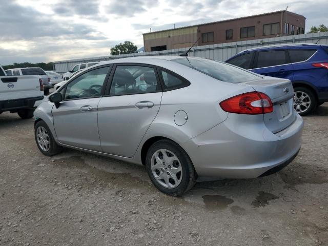 Sedans FORD FIESTA 2013 Srebrny