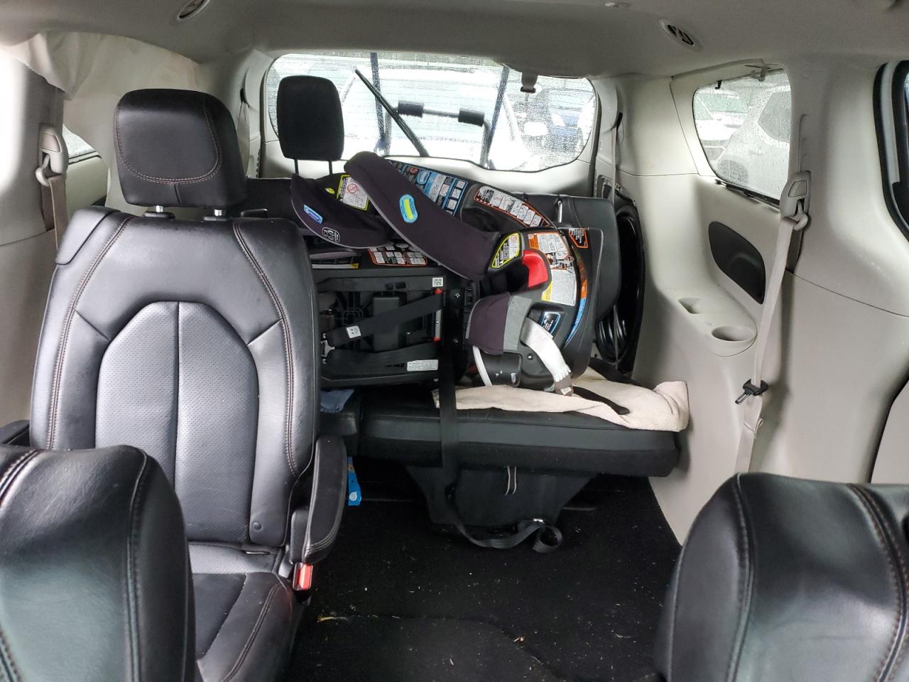 2019 Chrysler Pacifica Touring L VIN: 2C4RC1BG3KR561638 Lot: 83940445