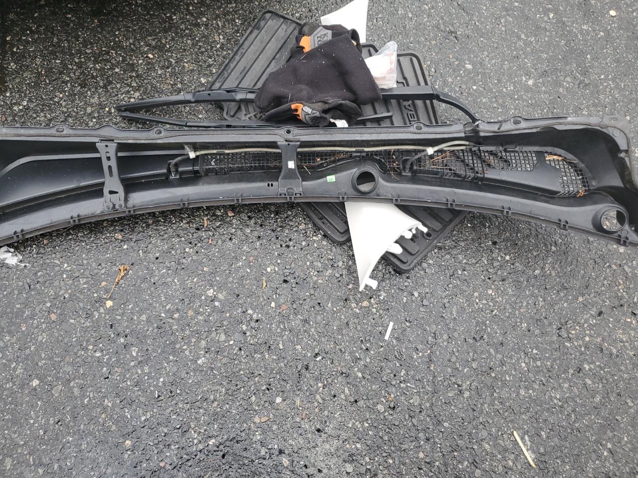 2014 Subaru Outback 2.5I Premium VIN: 4S4BRBCC4E3219223 Lot: 81015285