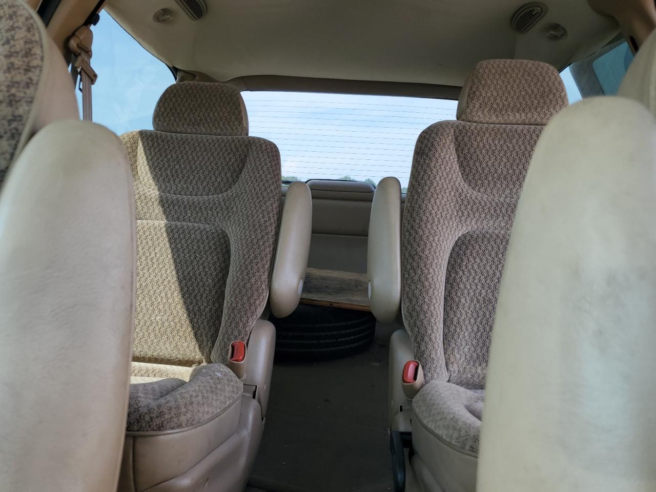 2000 Dodge Grand Caravan Se VIN: 2B4GP44G0YR584617 Lot: 81459815