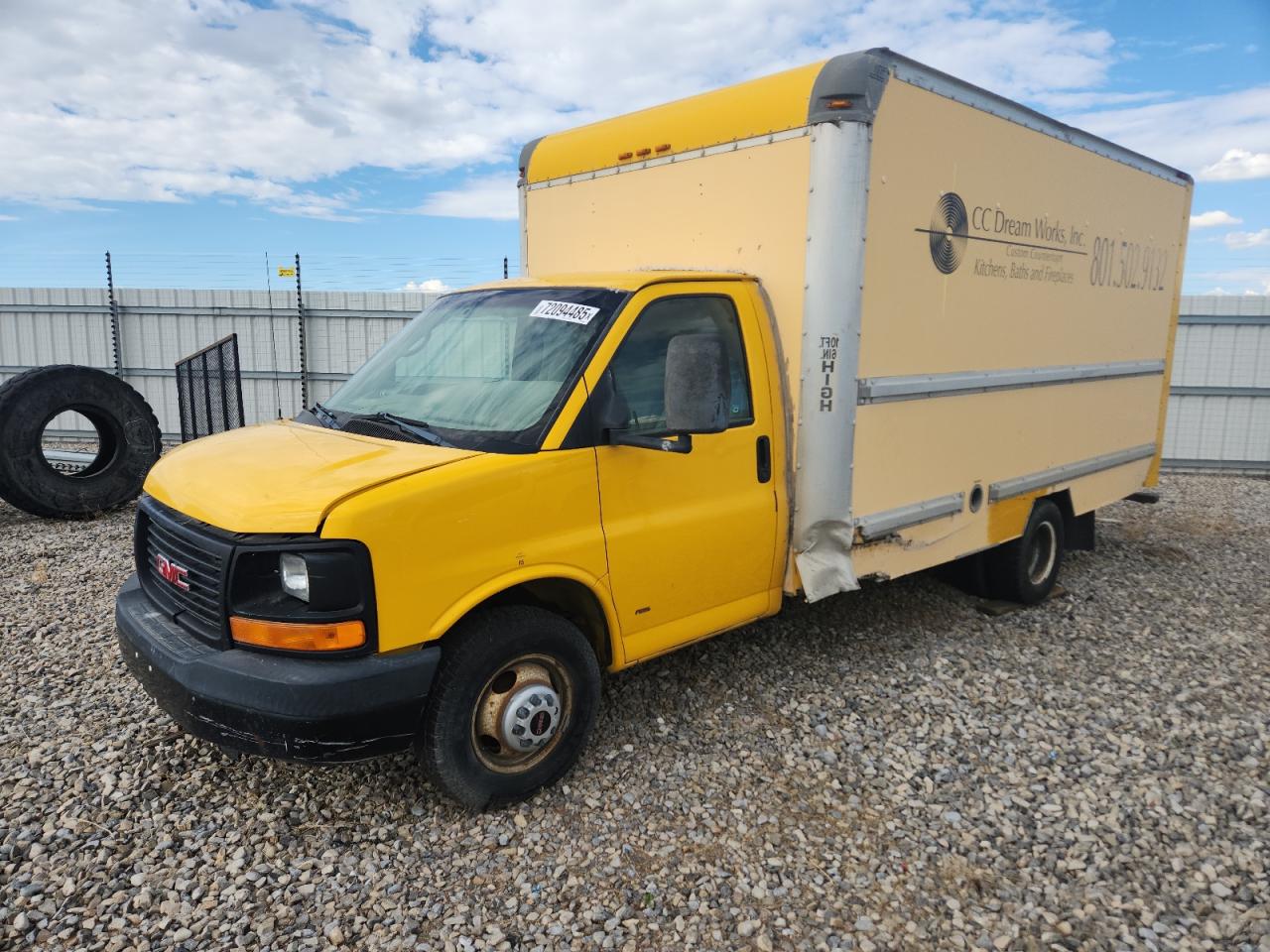 2004 GMC Savana Cut - Trucks