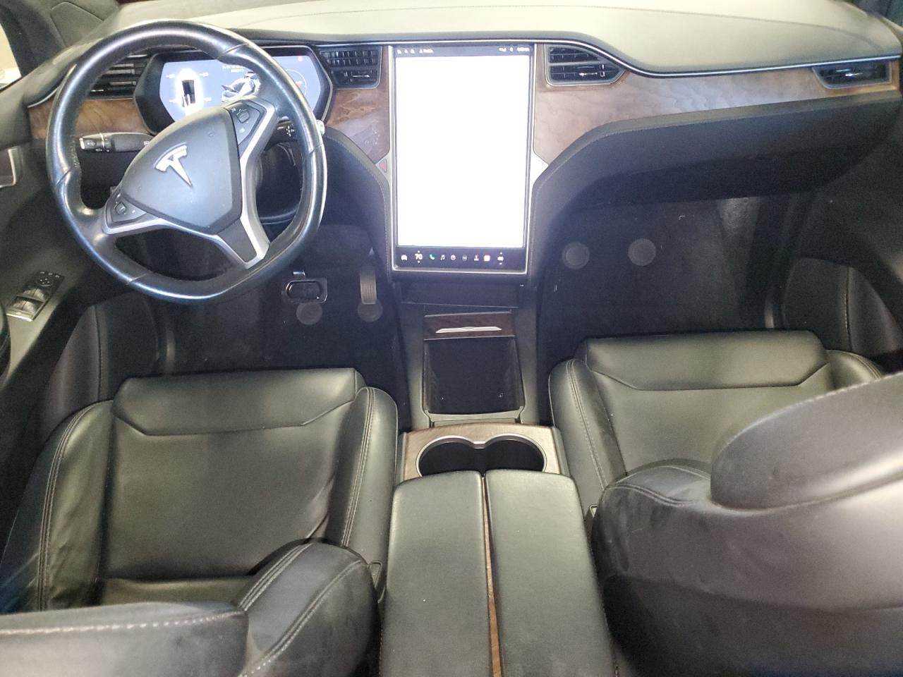 2018 Tesla Model X VIN: 5YJXCDE28JF120168 Lot: 81364555