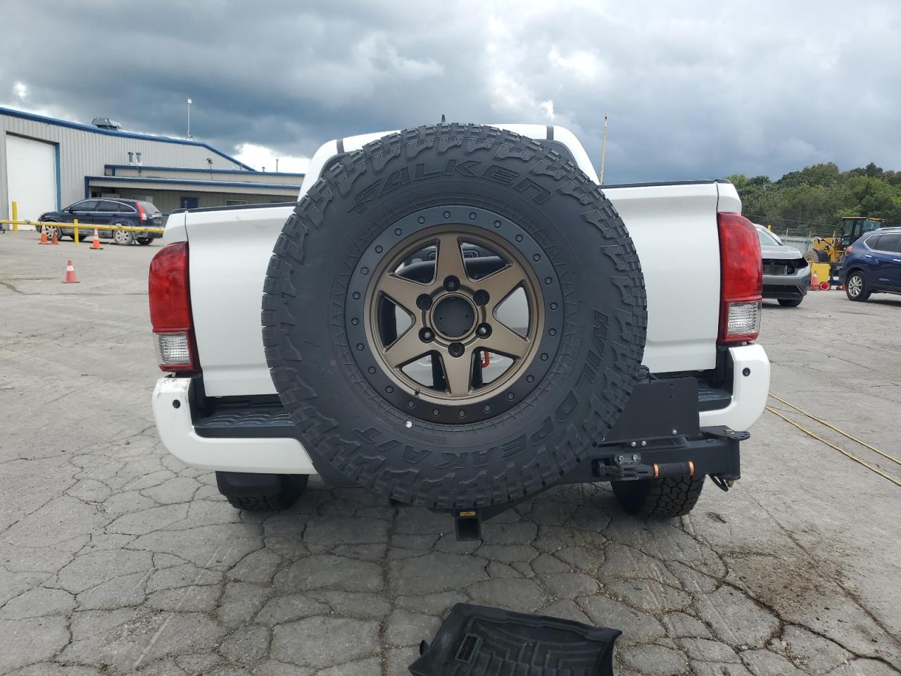 2017 Toyota Tacoma Double Cab VIN: 3TMCZ5AN4HM083838 Lot: 82067895