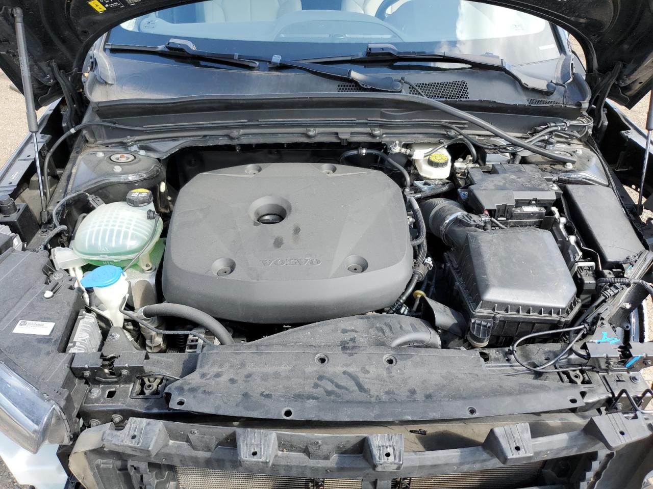 2021 Volvo Xc40 T4 Momentum VIN: YV4AC2HK7M2557086 Lot: 83830365