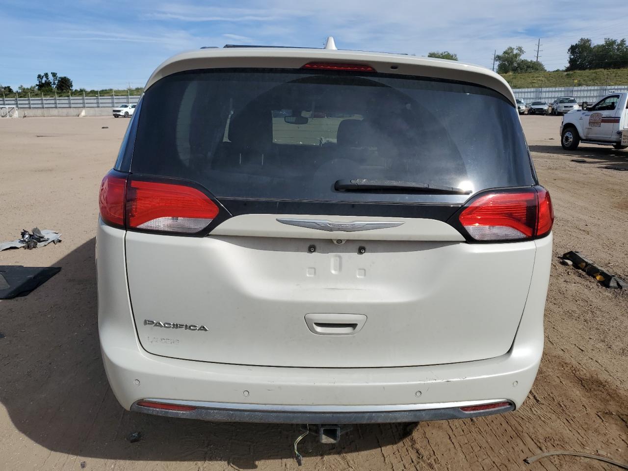 2017 Chrysler Pacifica Touring L VIN: 2C4RC1BG6HR584162 Lot: 84220475