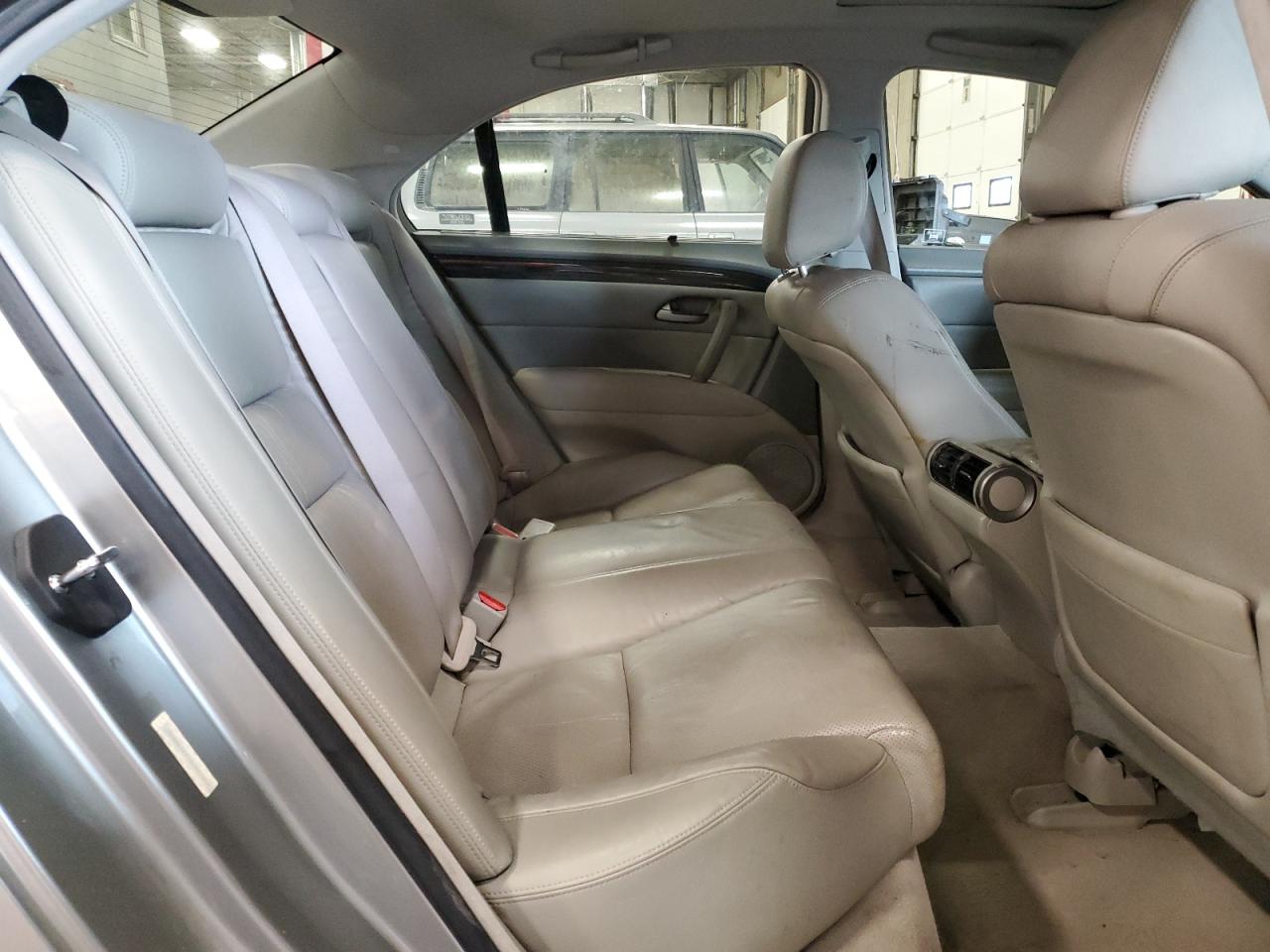 2010 Acura Rl VIN: JH4KB2F61AC002851 Lot: 71699385