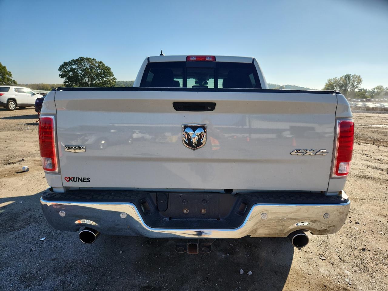 2016 Ram 1500 Laramie VIN: 1C6RR7NM1GS392560 Lot: 81747995