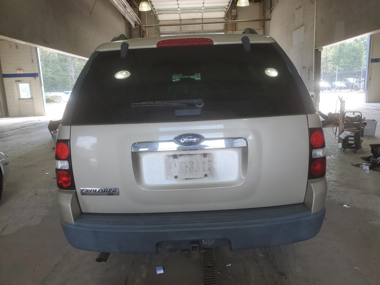 2007 Ford Explorer VIN: 1FMEU63E17UA41935 Lot: 81816145