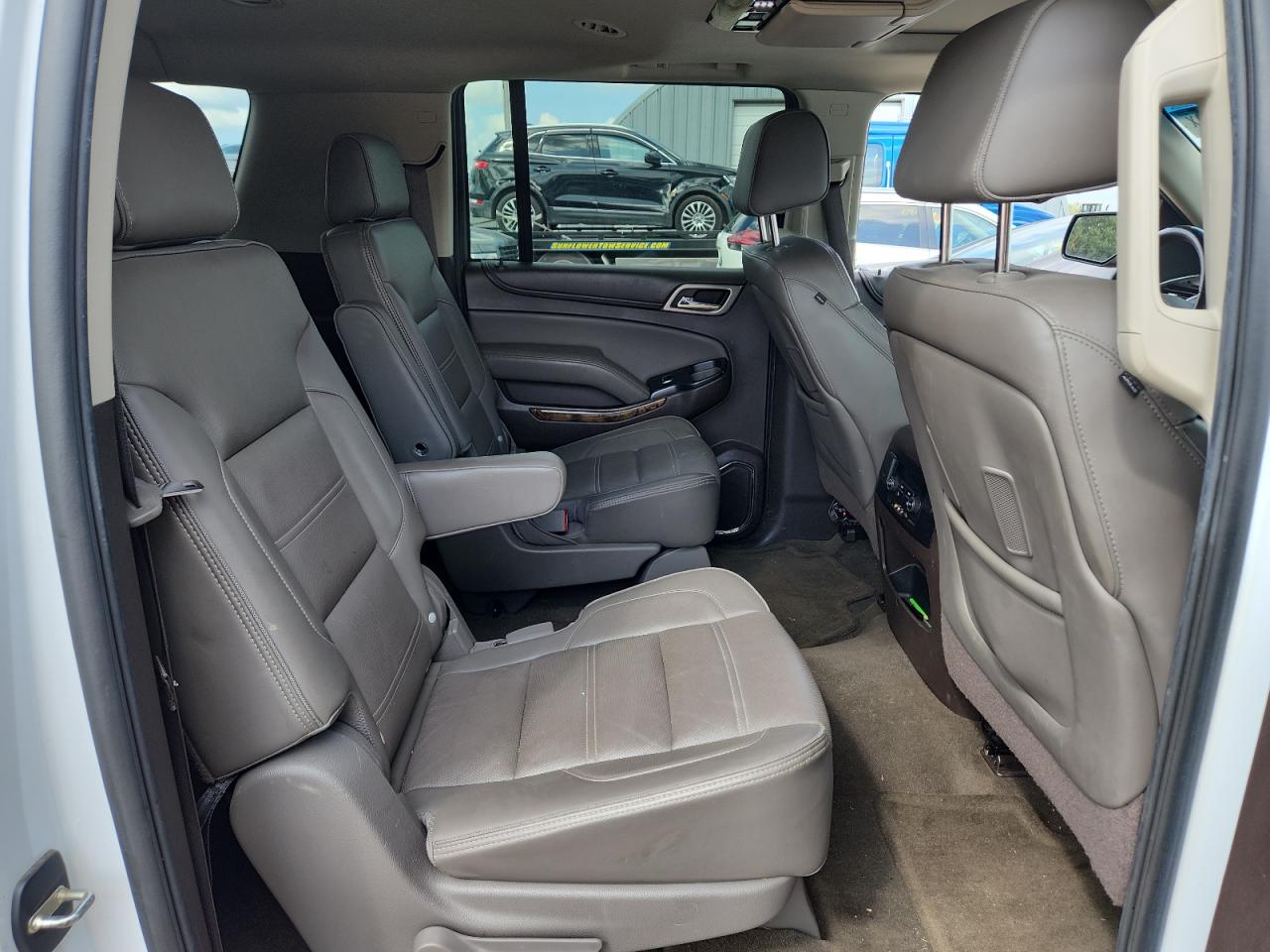 2016 GMC Yukon Xl Denali VIN: 1GKS2HKJ2GR123669 Lot: 82123235