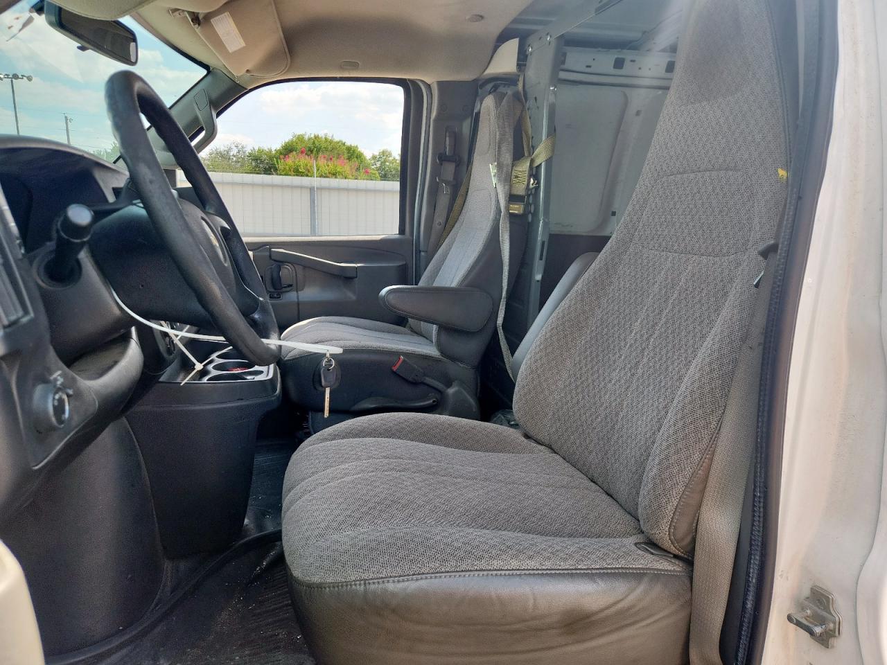 2016 Chevrolet Express G2500 VIN: 1GCWGAFFXG1149169 Lot: 81548905