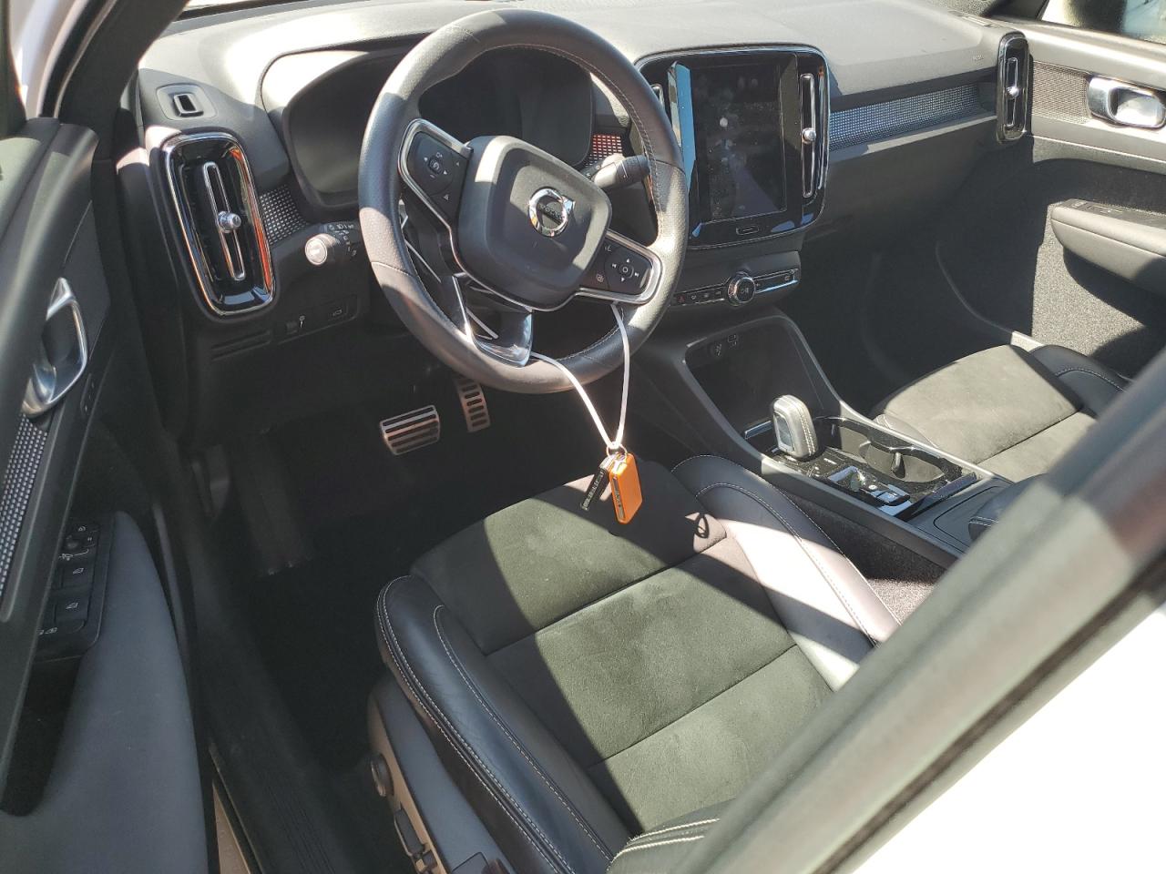 2021 Volvo Xc40 T4 R-Design VIN: YV4AC2HM3M2513734 Lot: 80029325